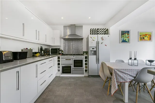 Lincoln Avenue, Twickenham, TW2, photo 3