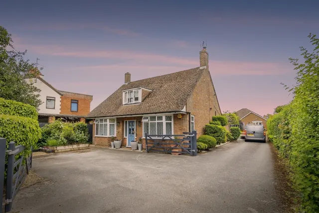 Billington Road, Leighton Buzzard, LU7, photo 1