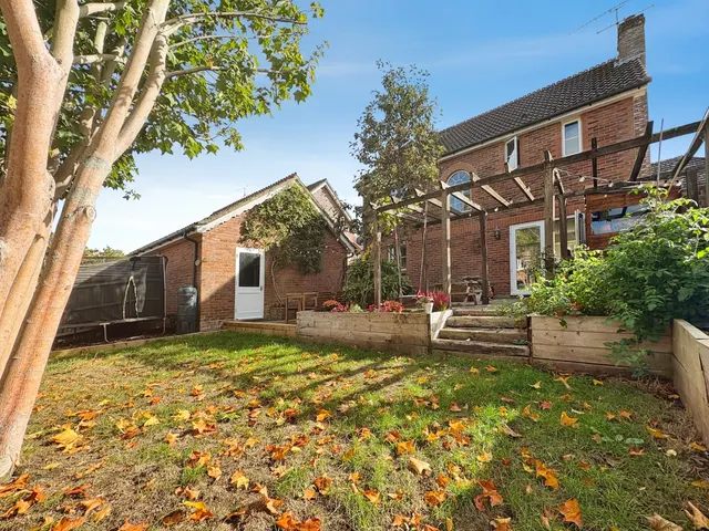 Lynton Close, Farnham, GU9, photo 3