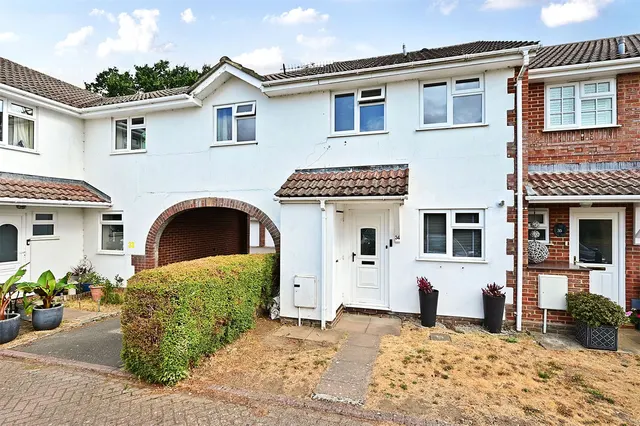 Kingfisher Walk, Ash, Guildford, Surrey, GU12 6RF, photo 1