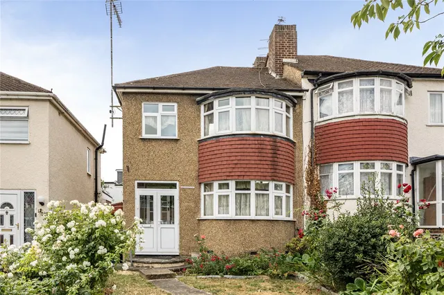 Avondale Avenue, East Barnet, EN4 8NB, photo 1