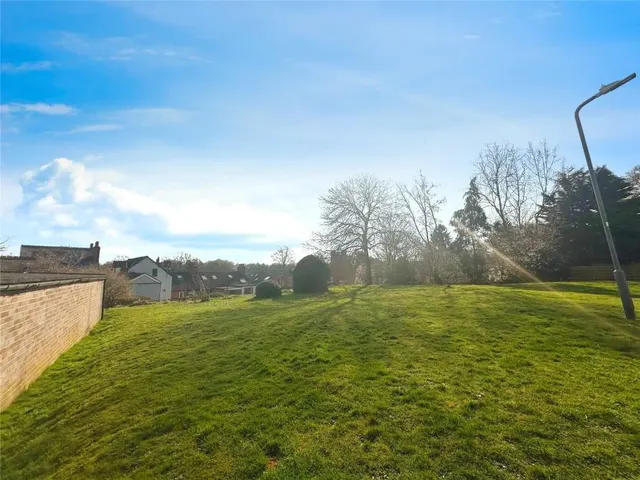 Alpine Court, Kenilworth, CV8, photo 2