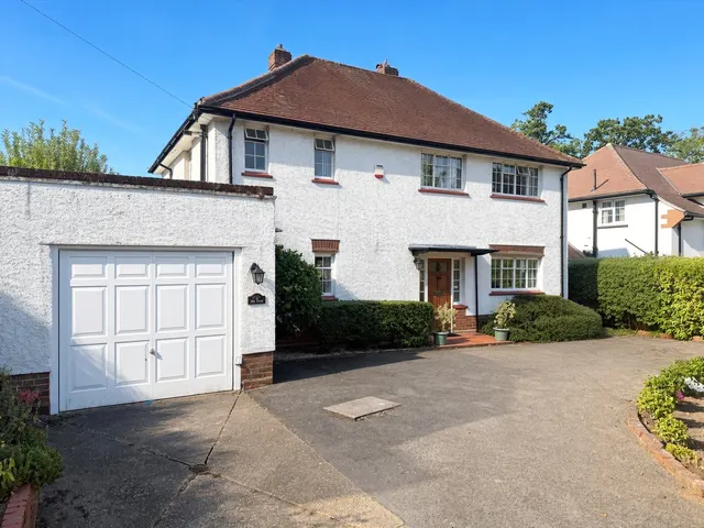 Hillside Road, Aldershot, Hampshire, GU11 3LX, photo 1