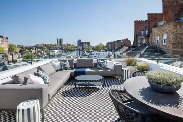Photo 2 — Prince Of Wales Terrace, Kensington, London, W8 5PQ