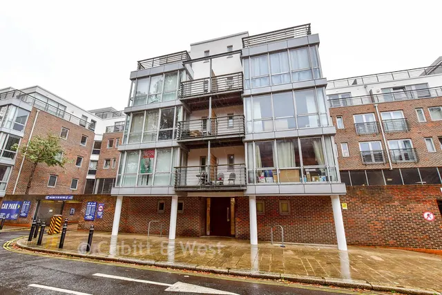 Admiralty Road, Portsmouth, PO1, photo 1