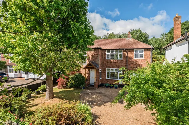 Paddock Way, Woking, GU21, photo 1