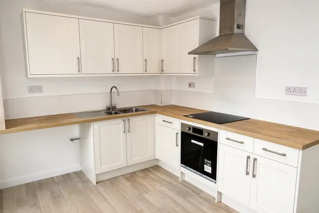 Pavely Close, Chippenham, SN15, photo 3