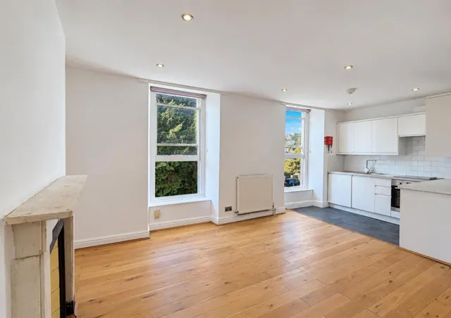 North Parade, Frome, BA11, photo 3