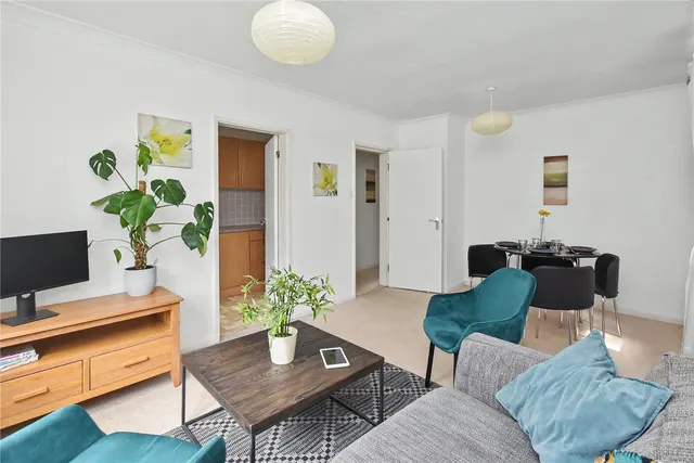 Kerry Garth, Horsforth, LS18, photo 3