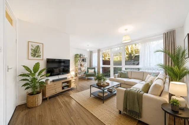 3 bedroom flat — Marlborough Road, Upper Holloway, N19
