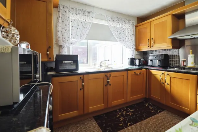 Heol Carnau Cardiff, CF5, photo 2