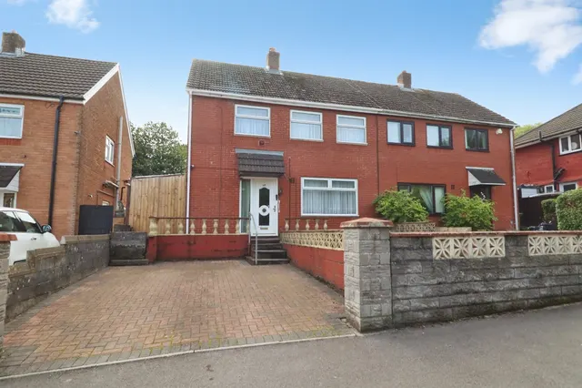 Heol Carnau Cardiff, CF5, photo 1