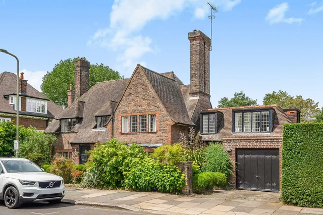 Wellgarth Road, London, NW11, photo 1