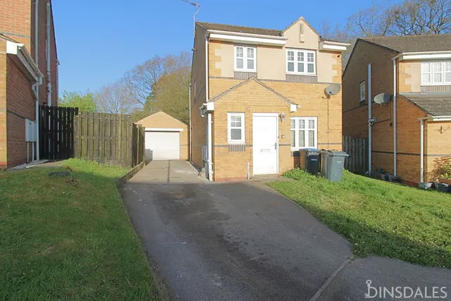 Brindle Close Allerton, Bradford BD15 7UB, photo 1