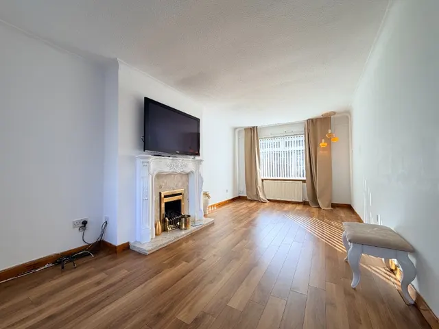 Weldon Place, Glasgow, G65, photo 2