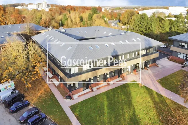Meadow House, Basingstoke, RG23, photo 1