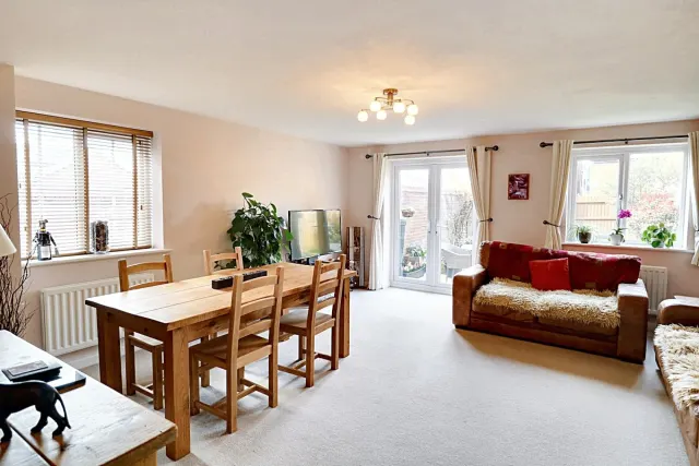 Holcroft Drive, Northwich, photo 3