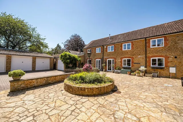 Brock Court, Castle Cary, BA7, photo 1
