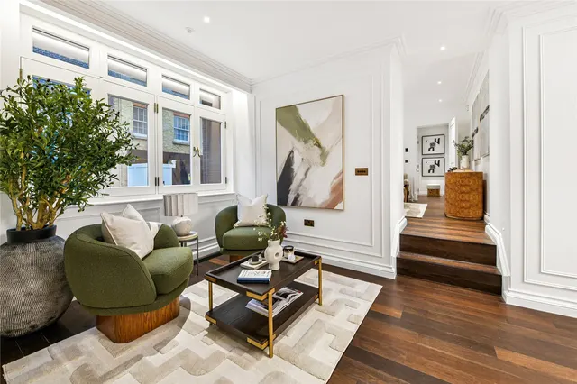 Charles Street, Mayfair, W1J, photo 1