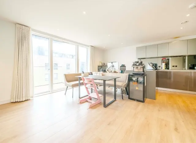 Heritage Place, Brentford, TW8, photo 2