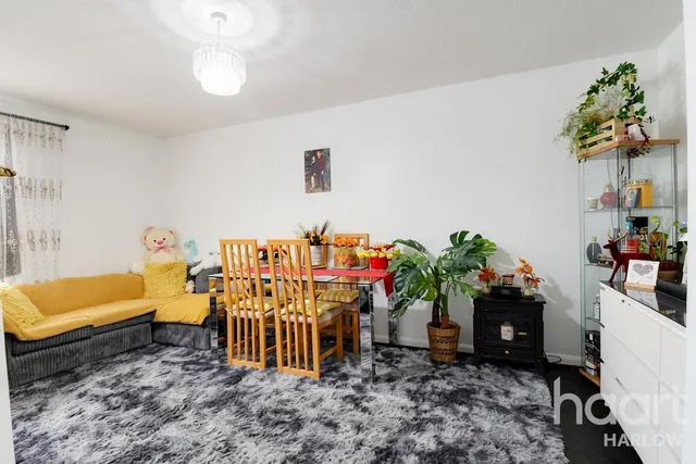 Milwards, Harlow, CM19, photo 2