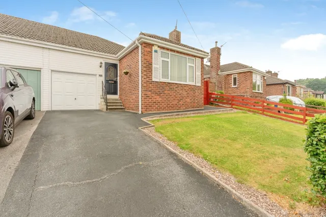 Crow Wood Avenue, Burnley, BB12, photo 1