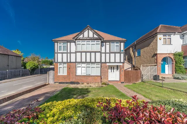 Northwood, HA6, photo 1