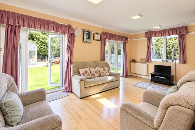 Lord Roberts Avenue, Leigh-on-Sea, SS9, photo 2