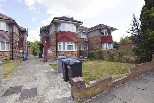 Fernwood Avenue, Wembley, HA0, photo 2