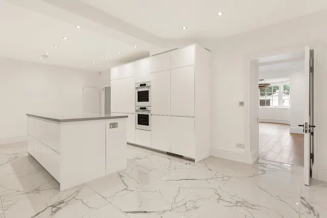 Photo 2 — St Johns Wood Road, St John's Wood, London, NW8 8RE