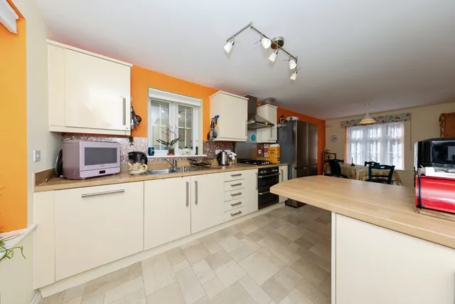 Cefn Maes, Carmarthen, SA33, photo 3