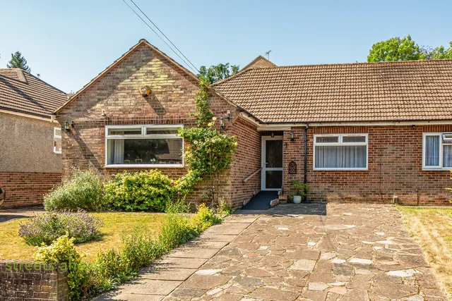 Caterham Drive, Coulsdon, CR5, photo 1