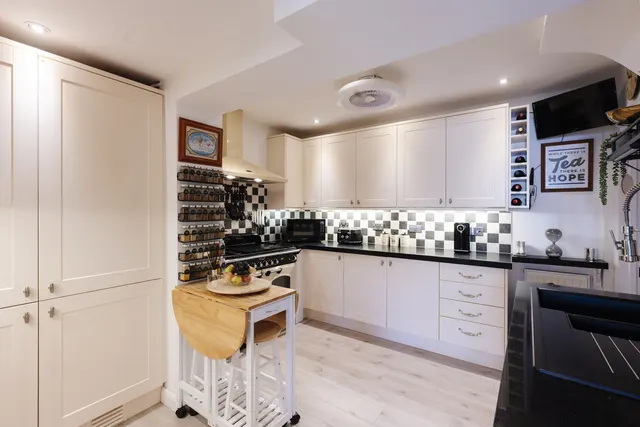 All Saints Close, Brentwood, CM15, photo 3