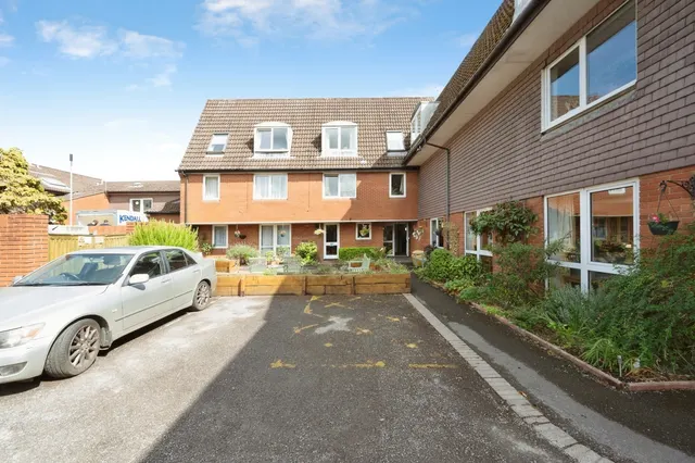 Wey Hill, Haslemere, GU27, photo 1