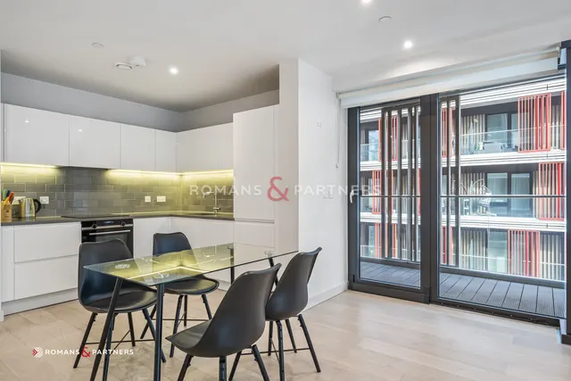 Marco Polo, Royal Wharf, E16, photo 2