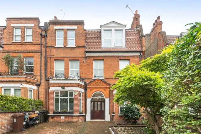 London, NW3, photo 1