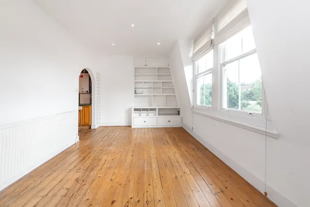 London, NW3, photo 2
