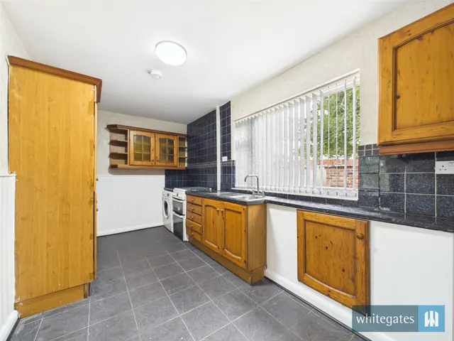 Horton Park Avenue, Bradford, BD5, photo 3