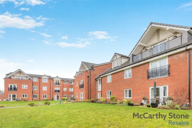 Cedar Avenue, Alsager, ST7, photo 1