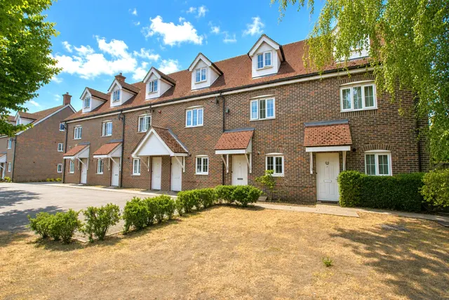 Stoke Mill Close, Guildford, GU1, photo 1