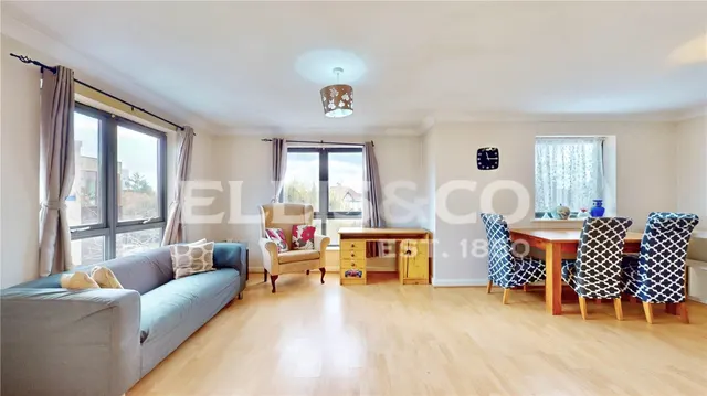 Hirst Crescent, Wembley, HA9, photo 2