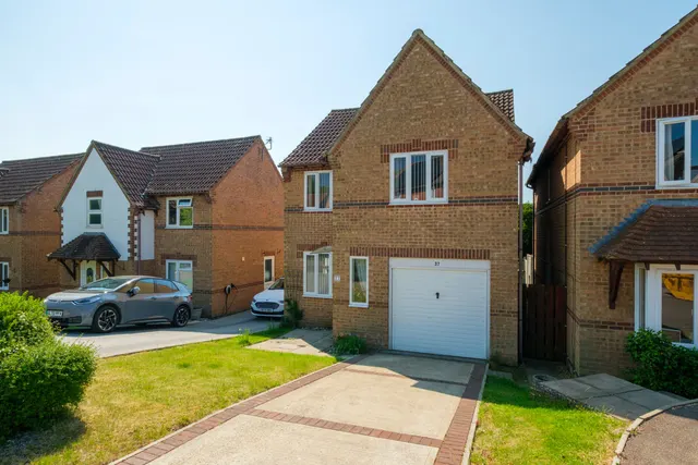 Mount Pleasant Close, Lyminge, CT18, photo 2