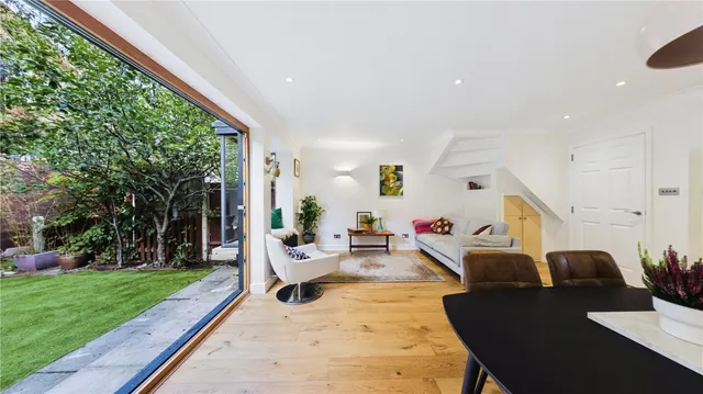 Langley Lane, London, SW8, photo 3