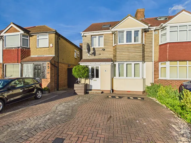 Princes Way, Ruislip, HA4, photo 1