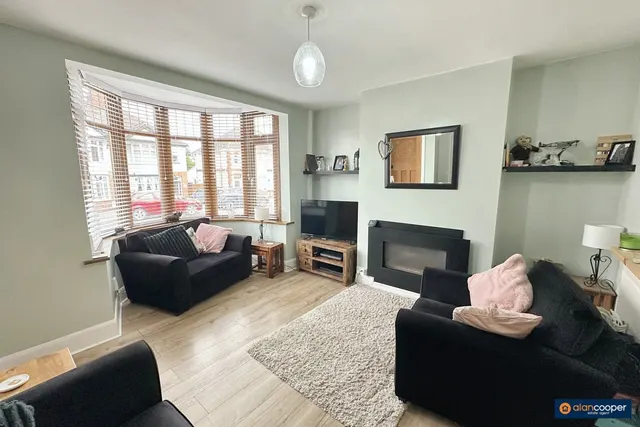 Ryde Avenue, Weddington, CV10, photo 2