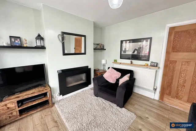 Ryde Avenue, Weddington, CV10, photo 3