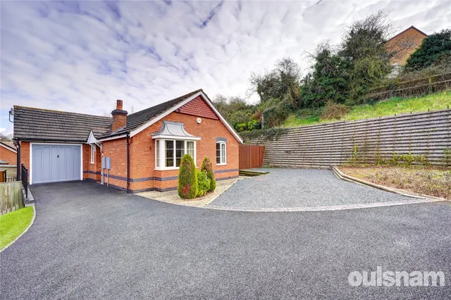 Isaacs Way, Droitwich, Worcestershire, WR9 8UZ, photo 1