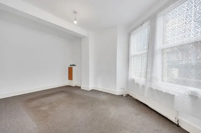 Hazeldean Road, London, NW10, photo 3