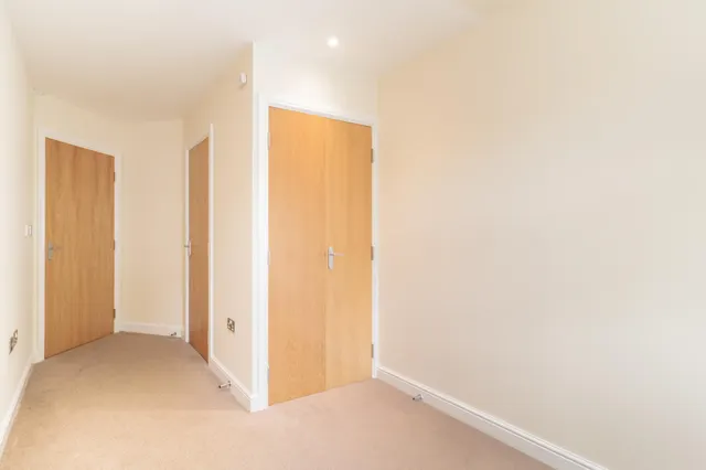 Photo 2 — Elmhurst Court, Heathcote Road