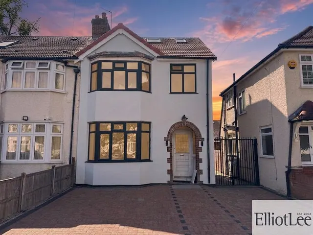 Somerset Road, Southall, UB1, photo 1
